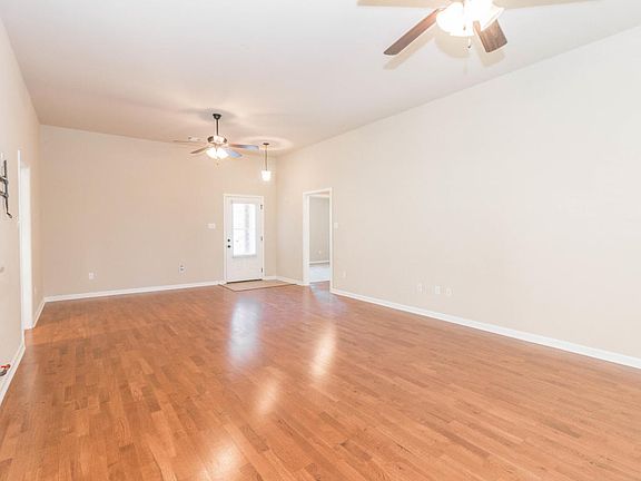 2nd image of 221 Moss Bluff Dr
