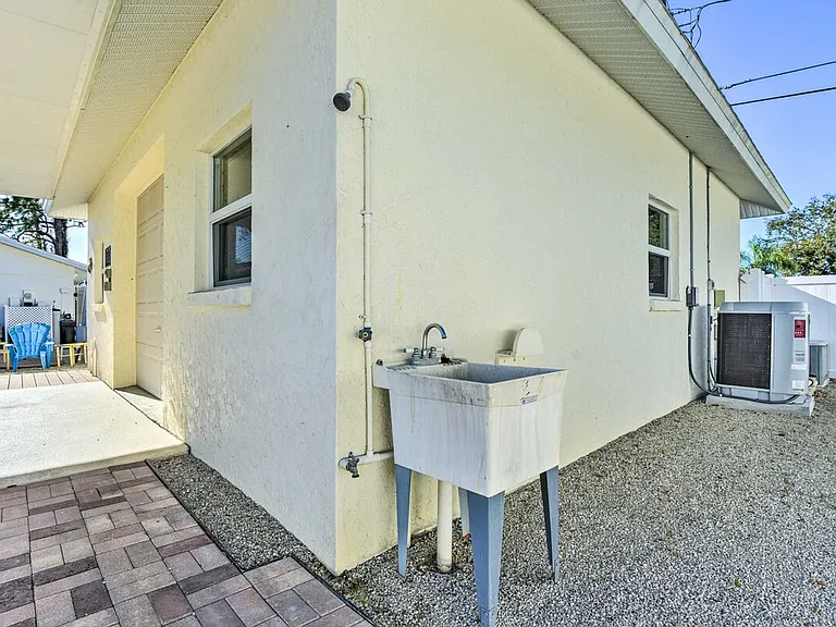 896 S Venice Blvd #ID1385782P — Photo 22