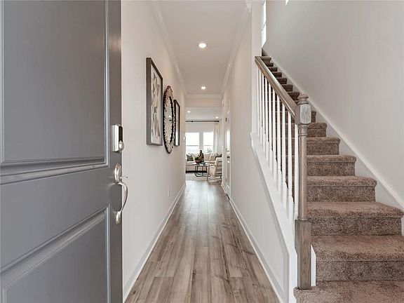 2nd image of 226 Circle Ct