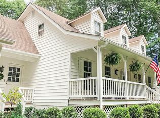 5054 Meadowbrook Cir, Suwanee, GA 30024