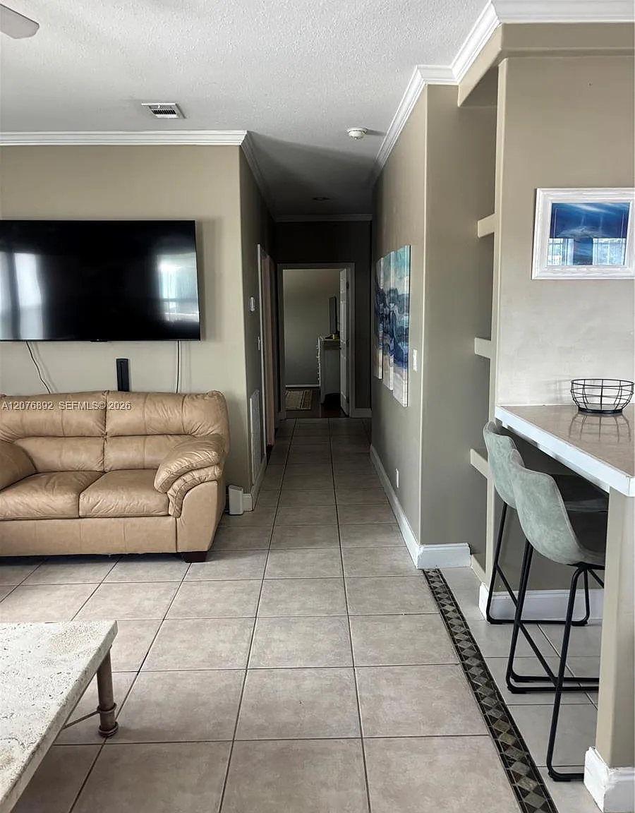 4 bed, 3.0 bath, $3,900 — Photo 3
