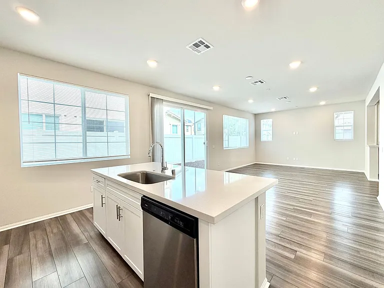 40617 Birchfield Dr — Photo 10