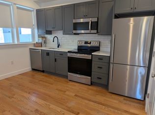 28 Hawthorne St #2, Chelsea, MA 02150