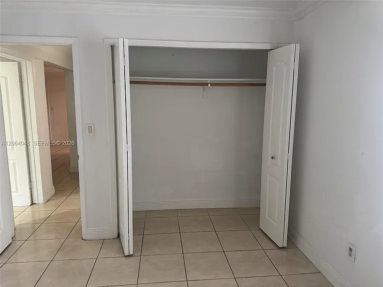 11 SW 32nd Ave #1 — Photo 9