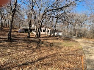 7415 E Verdigris Dr, Claremore, OK 74019