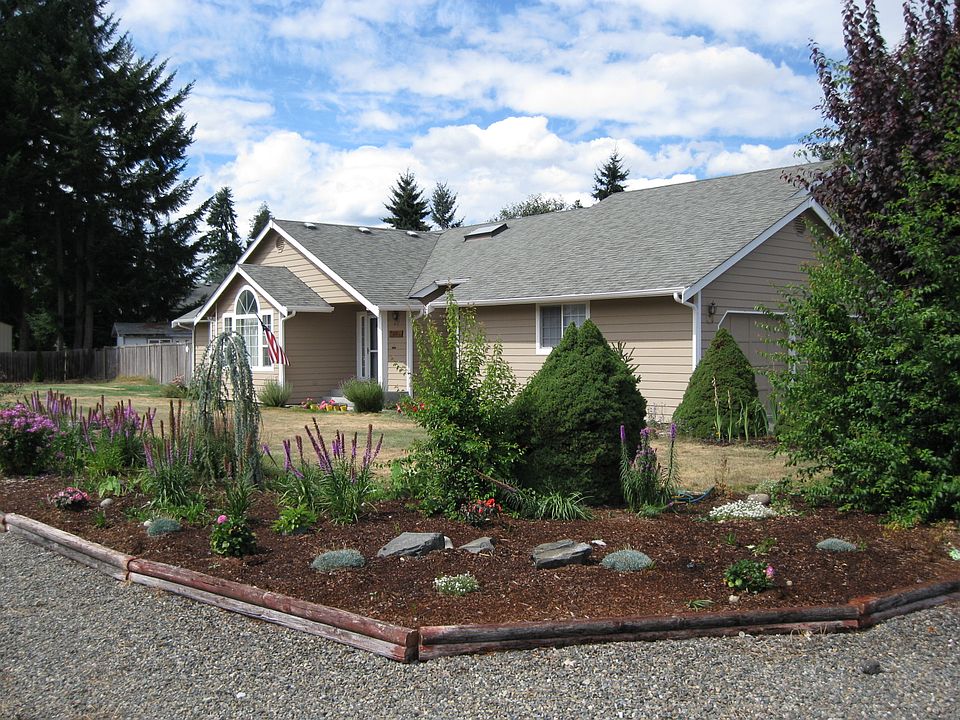 2222 sf home on 1/2 acre