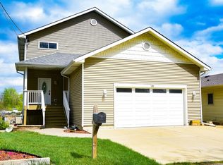 21 Rushmore Rd, Fox Lake, IL 60020