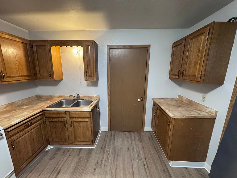 1 bed, 1.0 bath, $775 — Photo 9