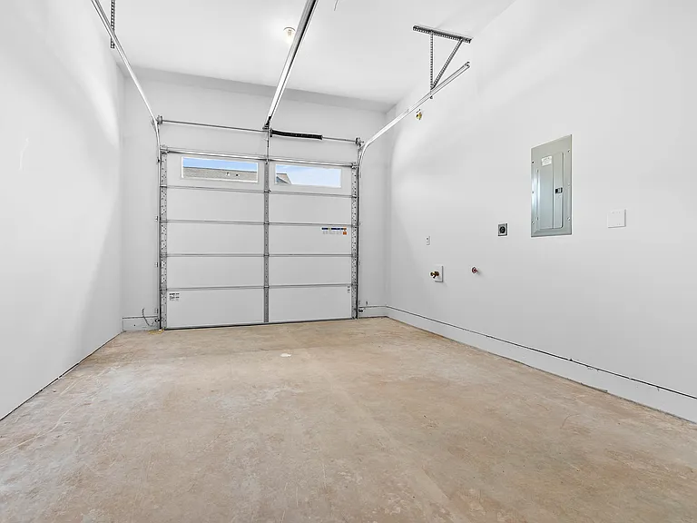 2205 Dejong Dr — Photo 29