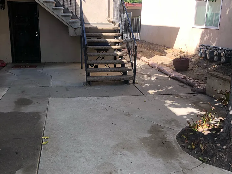645 Scott Pl — Photo 8