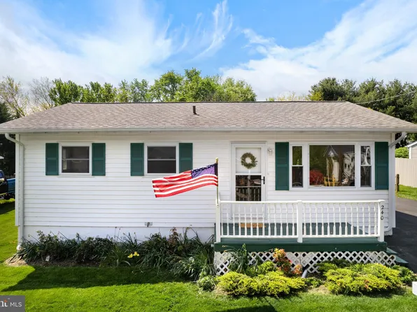 240 W F St, Purcellville, VA 20132