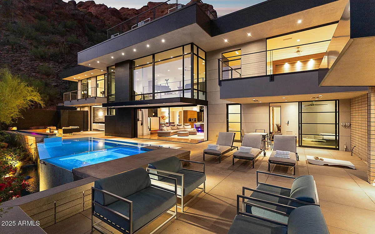 Building Photo - 5212 E Red Rock Dr