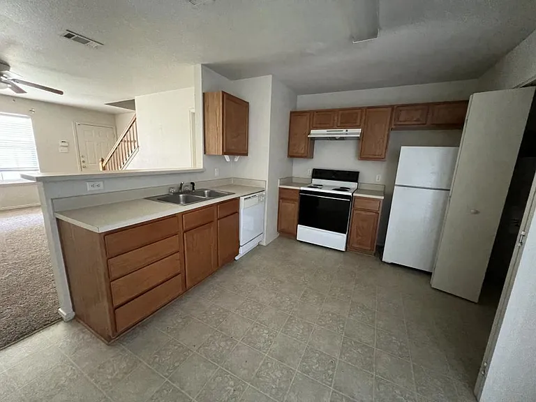 1612 Inca Dr #C — Photo 7