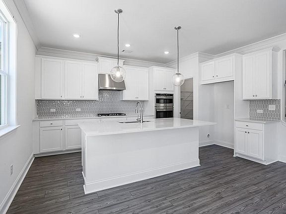 7th image of this home