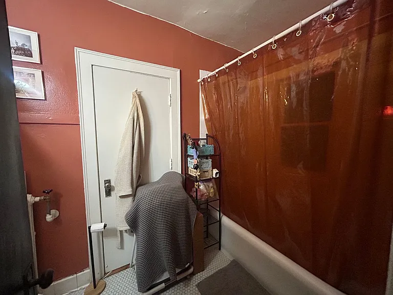 Maryland Manor — Photo 4