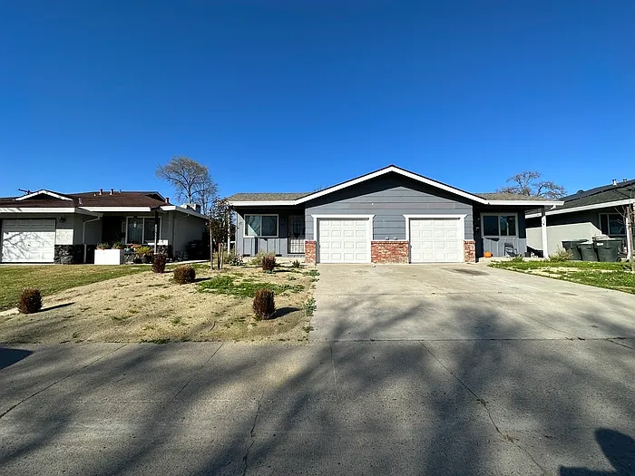 4605 Cyclamen Way — Photo 1
