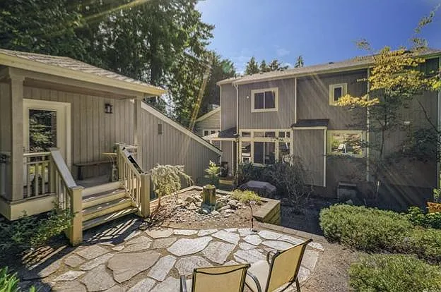 13130 Holmes Point Dr NE — Photo 20