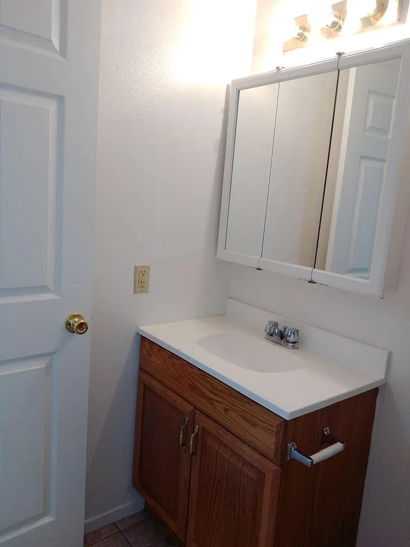 45 Wilson Ave Apts — Photo 3