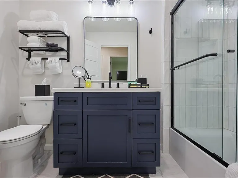 677 Hillandale Cir SW — Photo 20