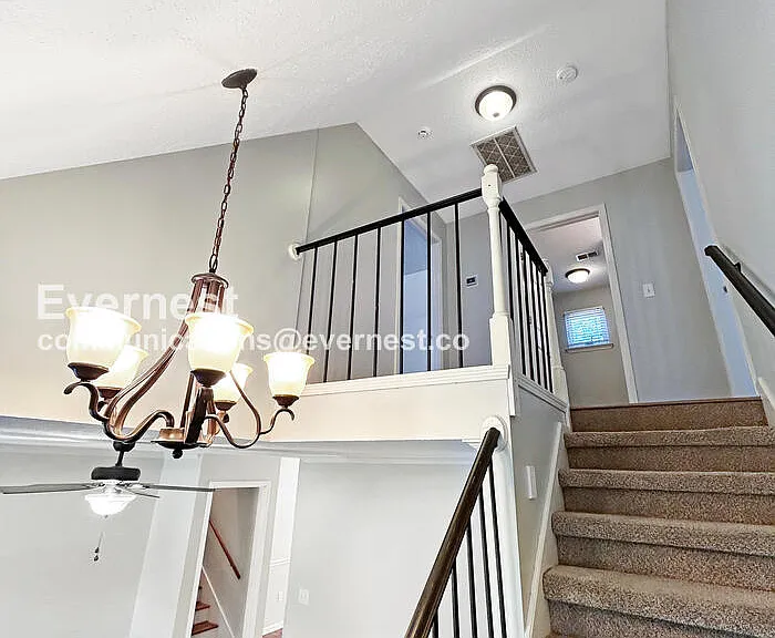 110 Beechbrook Ct — Photo 6