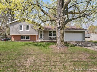 7319 Terrace Ln SW, Jenison, MI 49428