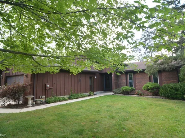 6660 Cliffside Dr, Vermilion, OH 44089