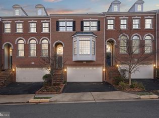 10355 Fitzpatrick Ln, Oakton, VA 22124