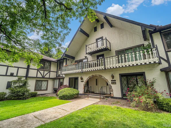 42160 Woodward Ave, Bloomfield Hills, MI 48304