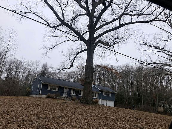 3rd image of 3268 Rolling Rd