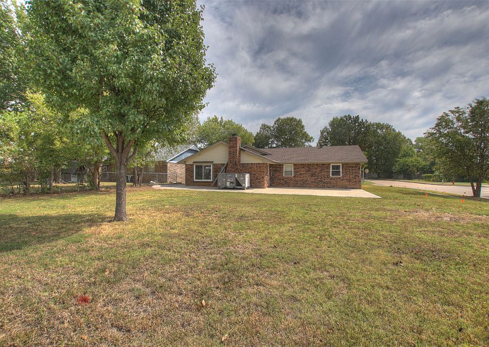 1st image of 644 Smalley Dr