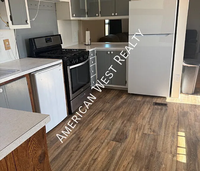8 154th Ln — Photo 3