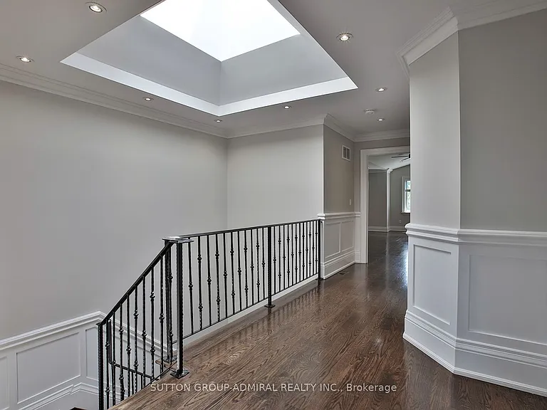 21 Dunblaine Ave — Photo 14