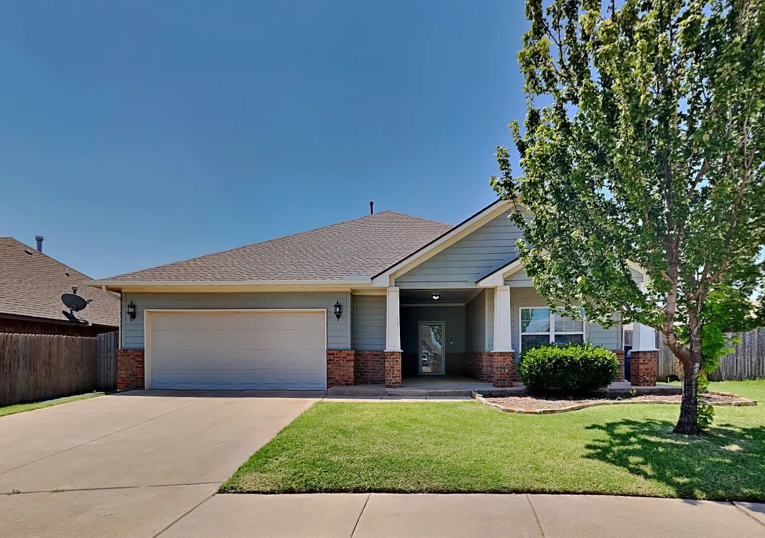 A Very Beautiful and Spacious 3 Bedroom 2 Bath Home in Yukon Public Schools — Photo 1
