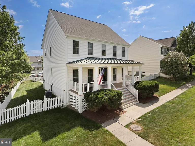 42903 Redfield St — Photo 4