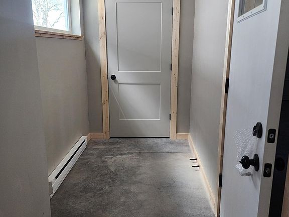 2nd image of 2112 Livingston Ave #B