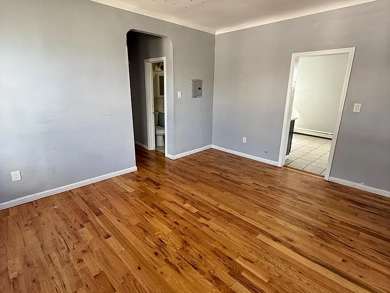 544 Grove St #6 — Photo 4