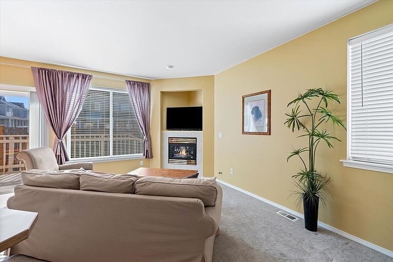 5th image of 2755 Comet Street