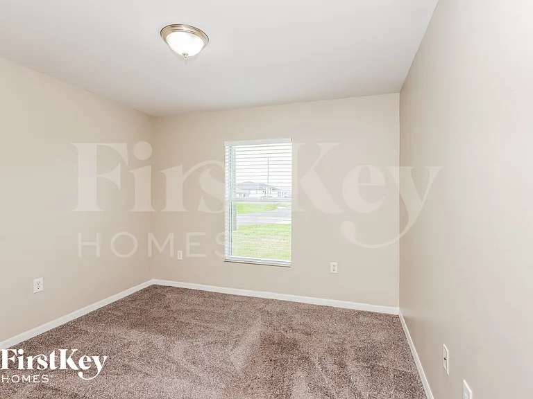 2700 46th St SW — Photo 12