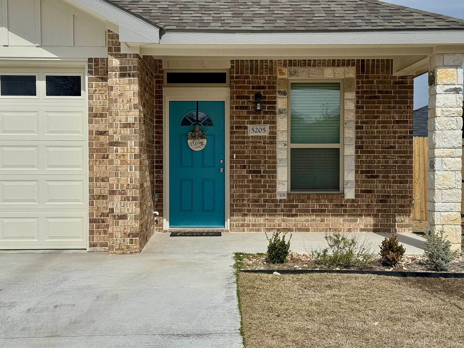 3 bed, 1279 sqft, $1,695 — Photo 2