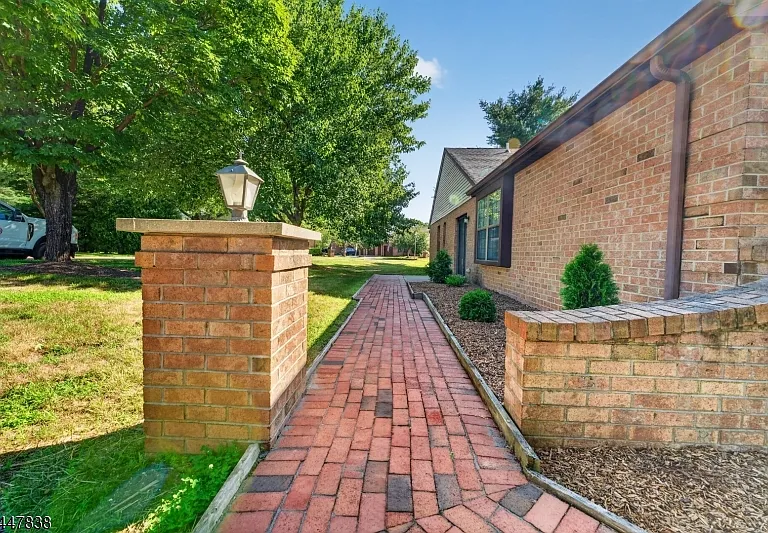 10 Daniel Ct — Photo 16