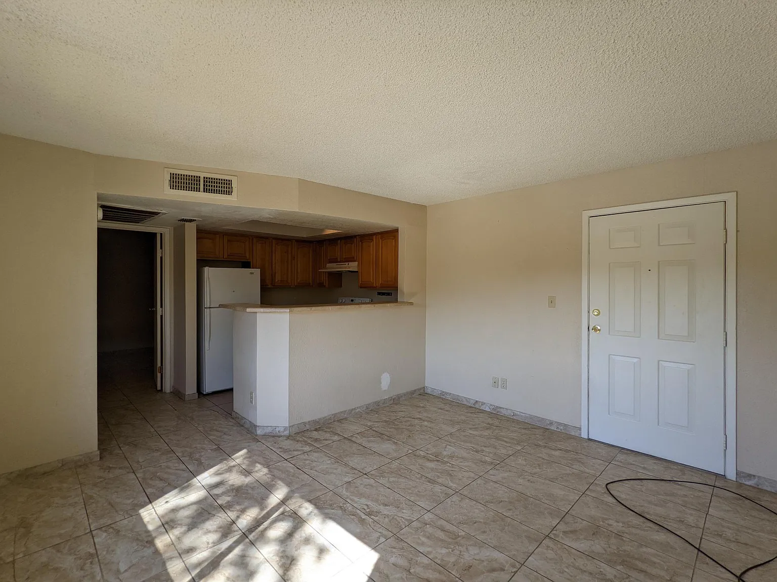 1 bed, 471 sqft, $998 — Photo 2