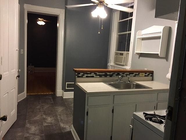 Eat-in kitchen