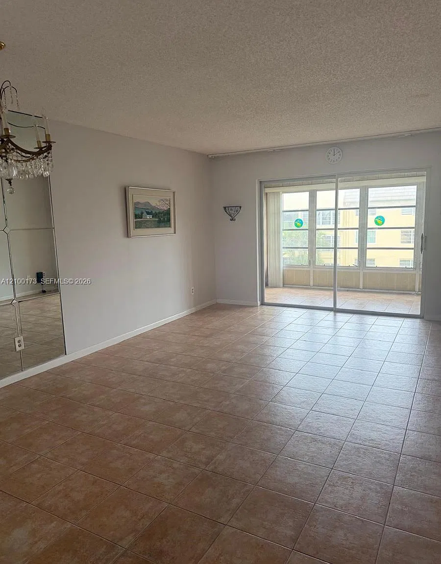Bermuda Club Eight Condo — Photo 2