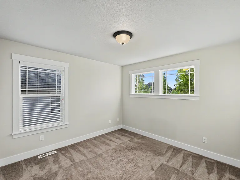 7615 Applegate Dr — Photo 24