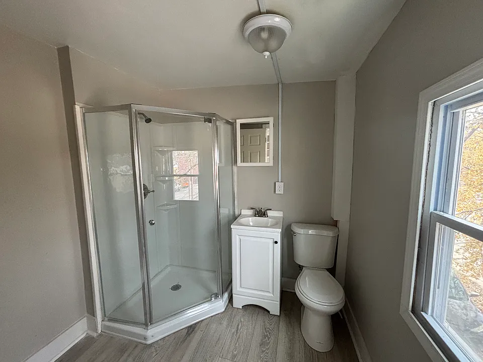 14 E 6th Ave #5