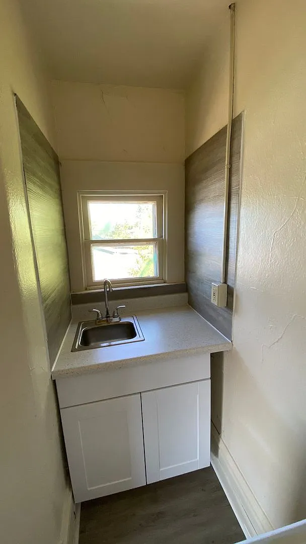 1654 Lincoln Street — Photo 4