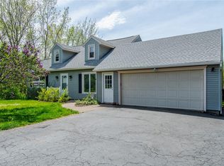 731 Five Mile Line Rd, Webster, NY 14580