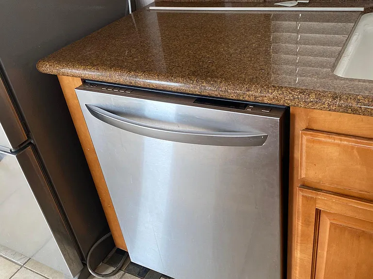 6919 Tradewinds Dr — Photo 20