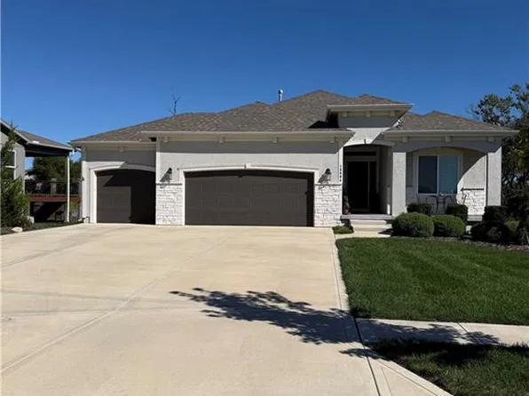 18804 W 189th St, Spring Hill, KS 66083