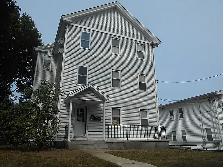 6 Brandon Rd — Photo 1
